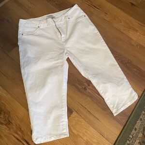 d. jeans White Women’s Ankle Crop Jeans